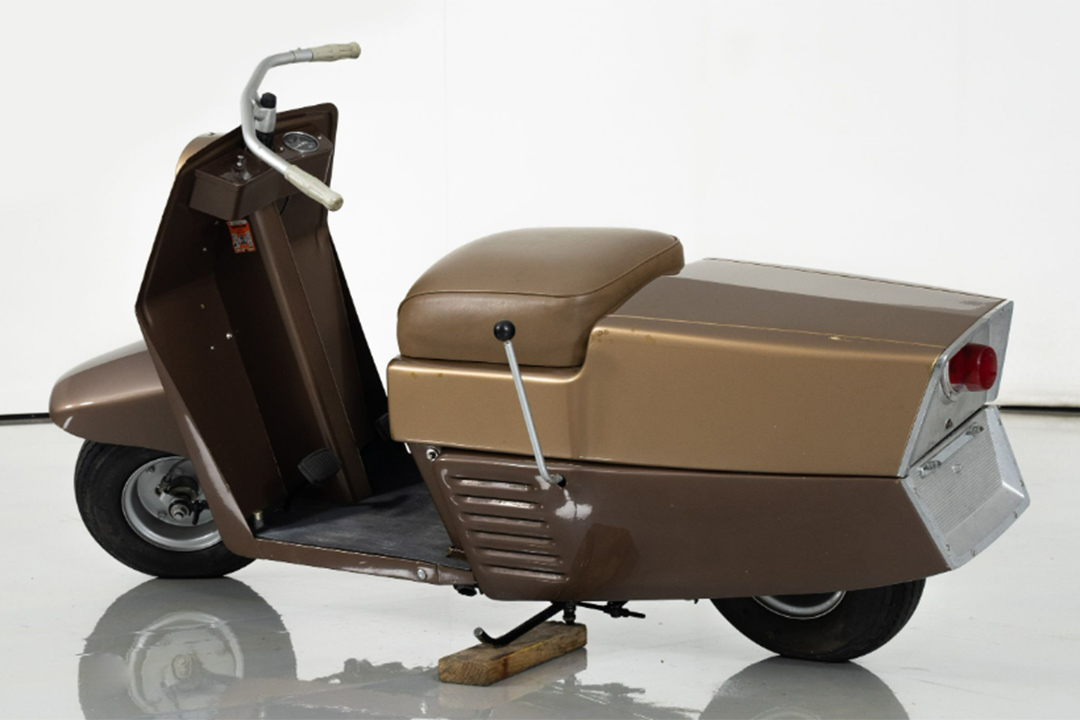 2nd Image of a 1958 CUSHMAN ROAD KING