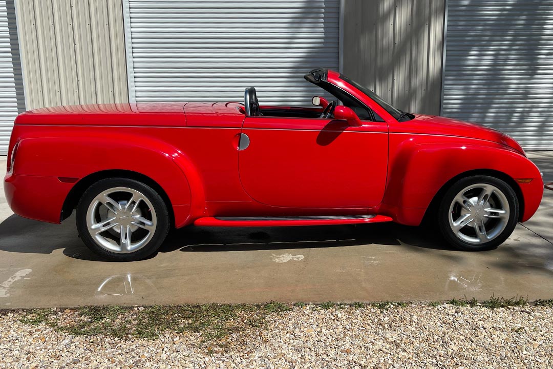 4th Image of a 2003 CHEVROLET SSR