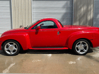 Image 3 of 35 of a 2003 CHEVROLET SSR