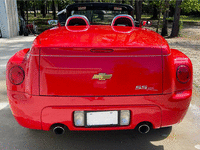 Image 7 of 35 of a 2003 CHEVROLET SSR