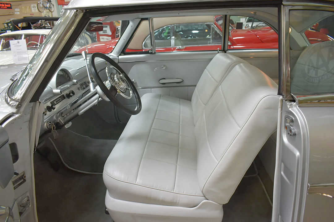 2nd Image of a 1954 FORD CRESTLINE SKYLINER VICTORIA