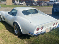 Image 2 of 10 of a 1971 CHEVROLET CORVETTE