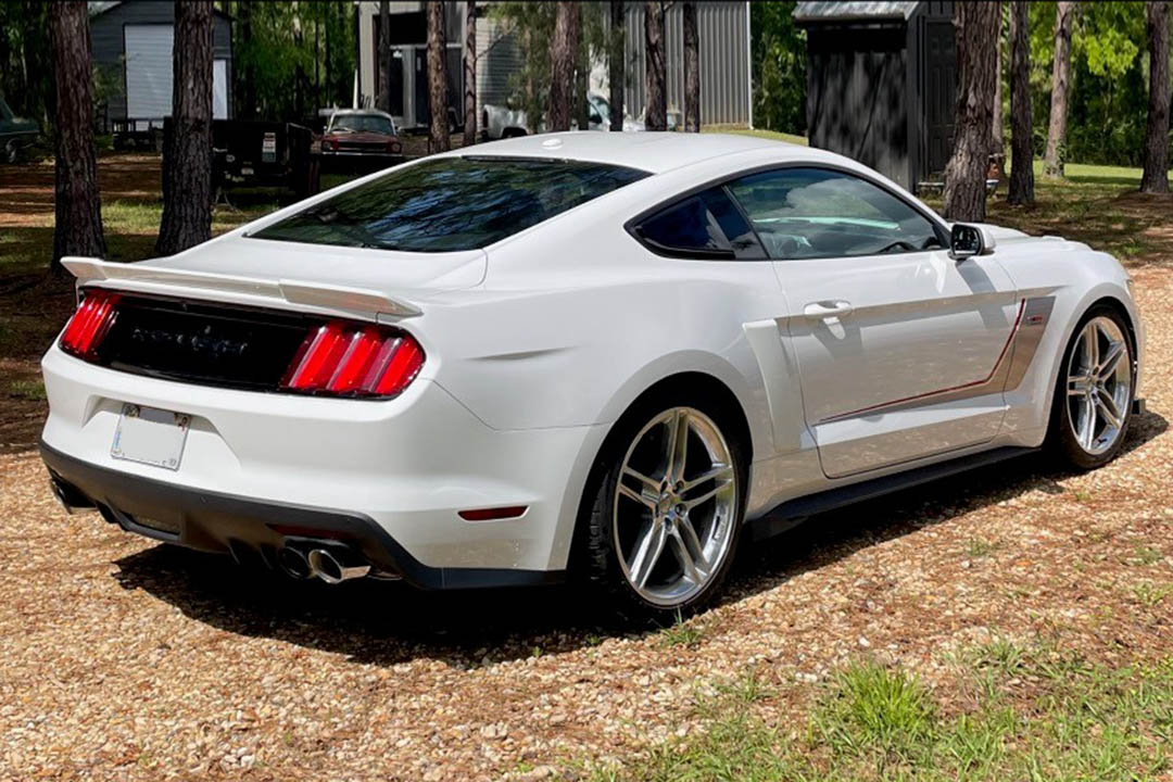 2nd Image of a 2015 FORD MUSTANG ROUSH