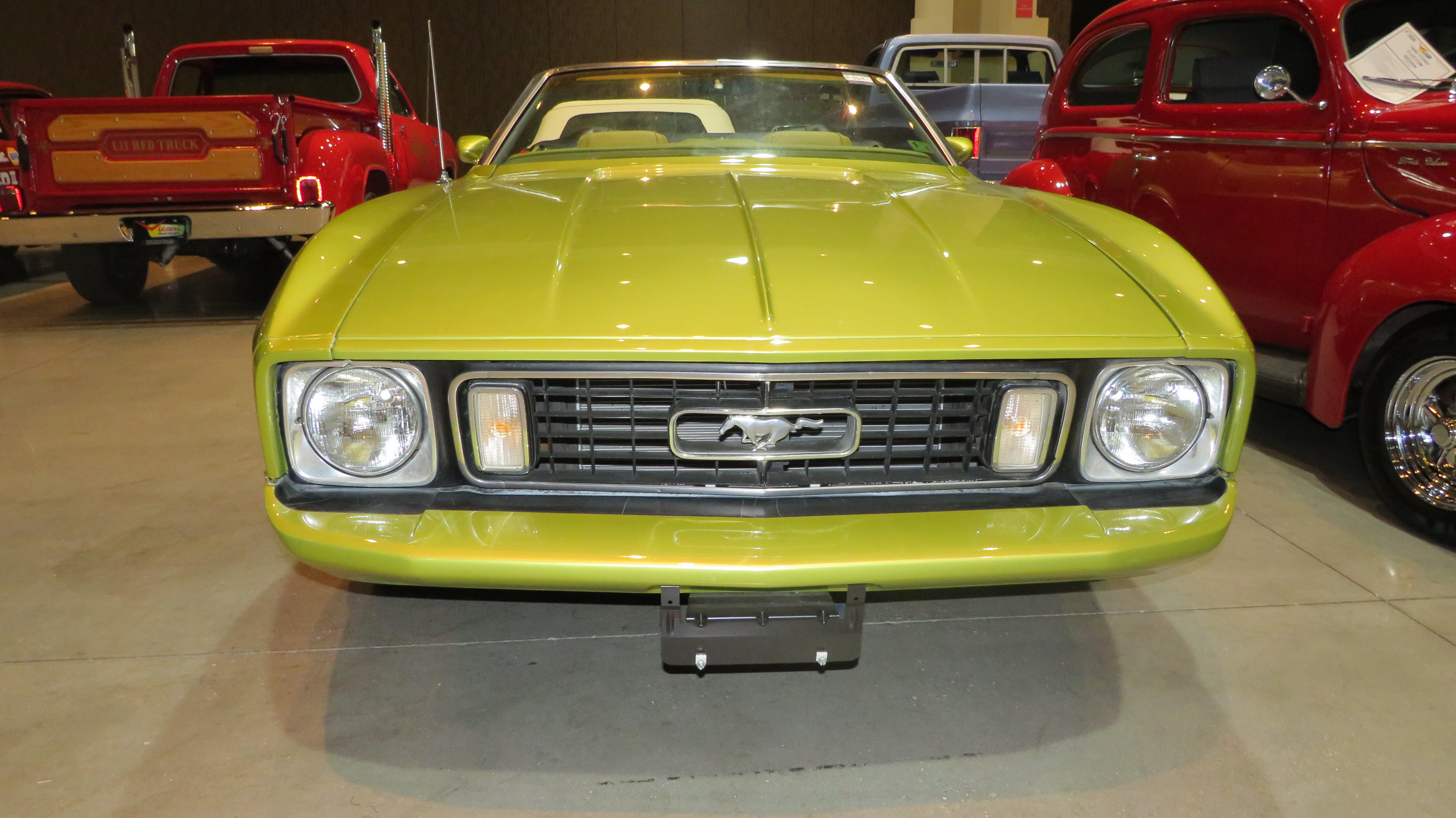 2nd Image of a 1973 FORD MUSTANG