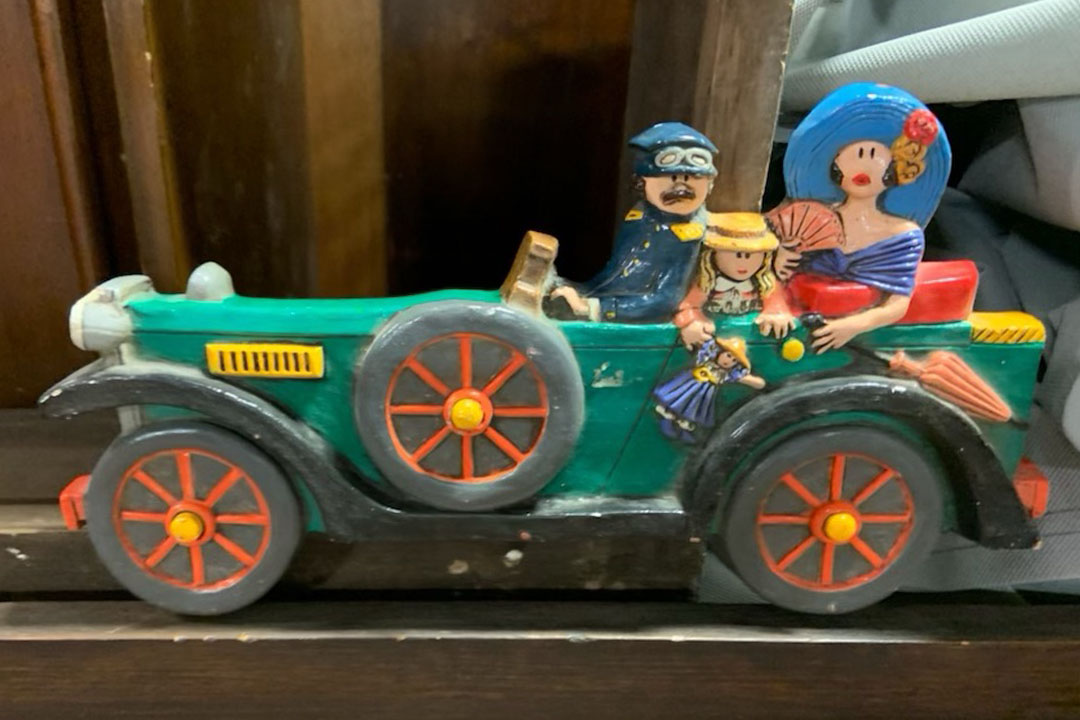 0th Image of a N/A CAR FIGURINE W/ 3 PEOPLE
