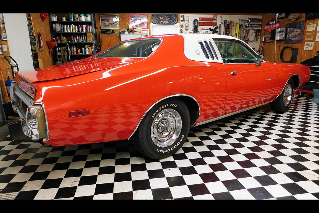 2nd Image of a 1974 DODGE CHARGER SE
