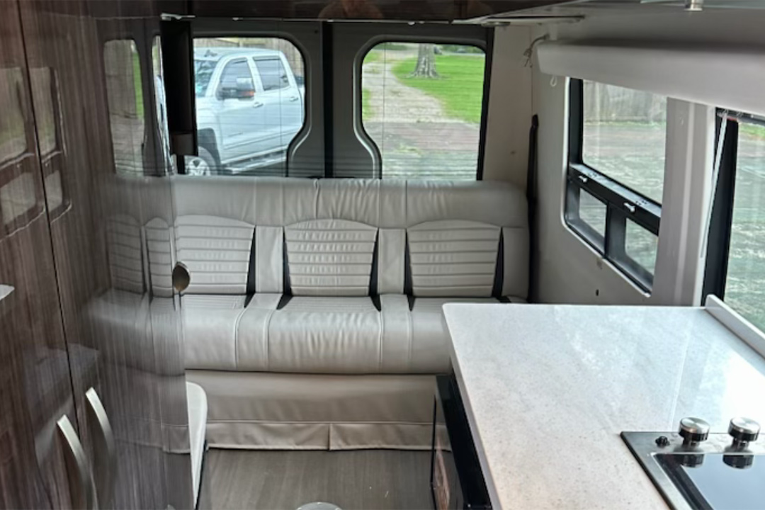 9th Image of a 2019 MERCEDES-BENZ SPRINTER 3500