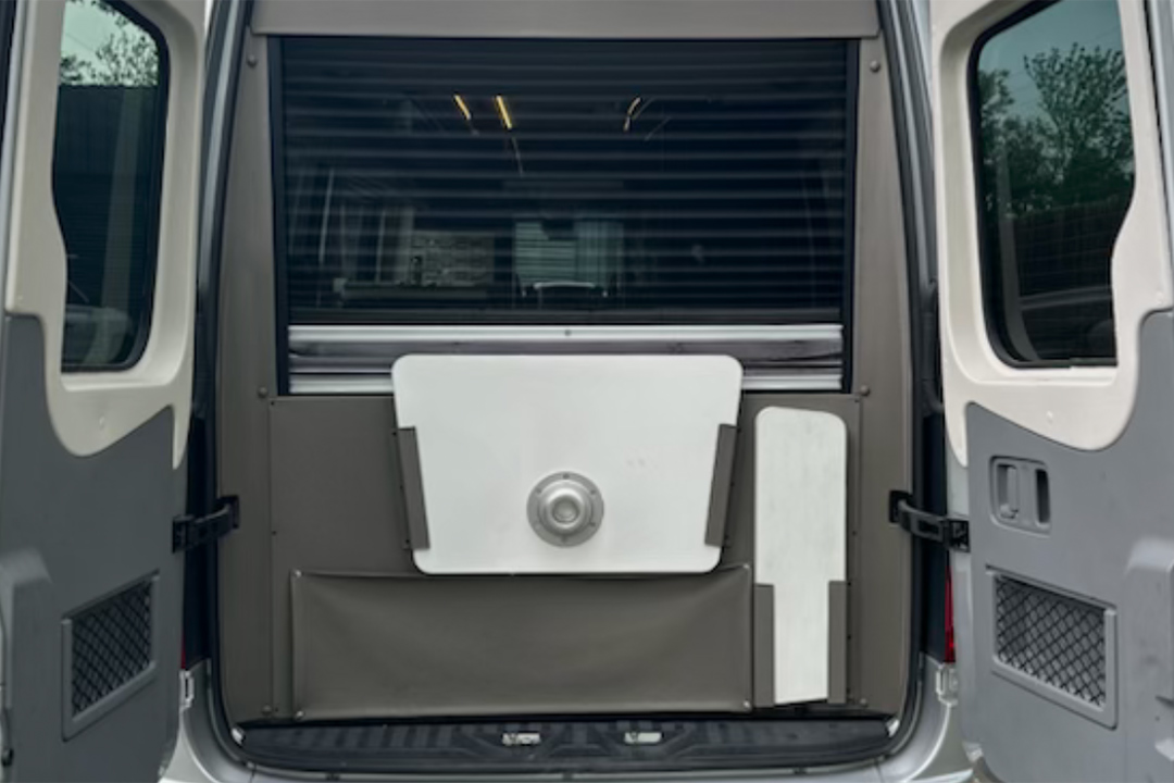 17th Image of a 2019 MERCEDES-BENZ SPRINTER 3500