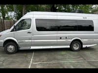 Image 4 of 20 of a 2019 MERCEDES-BENZ SPRINTER 3500