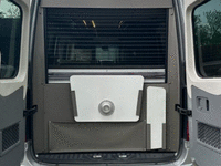 Image 18 of 20 of a 2019 MERCEDES-BENZ SPRINTER 3500