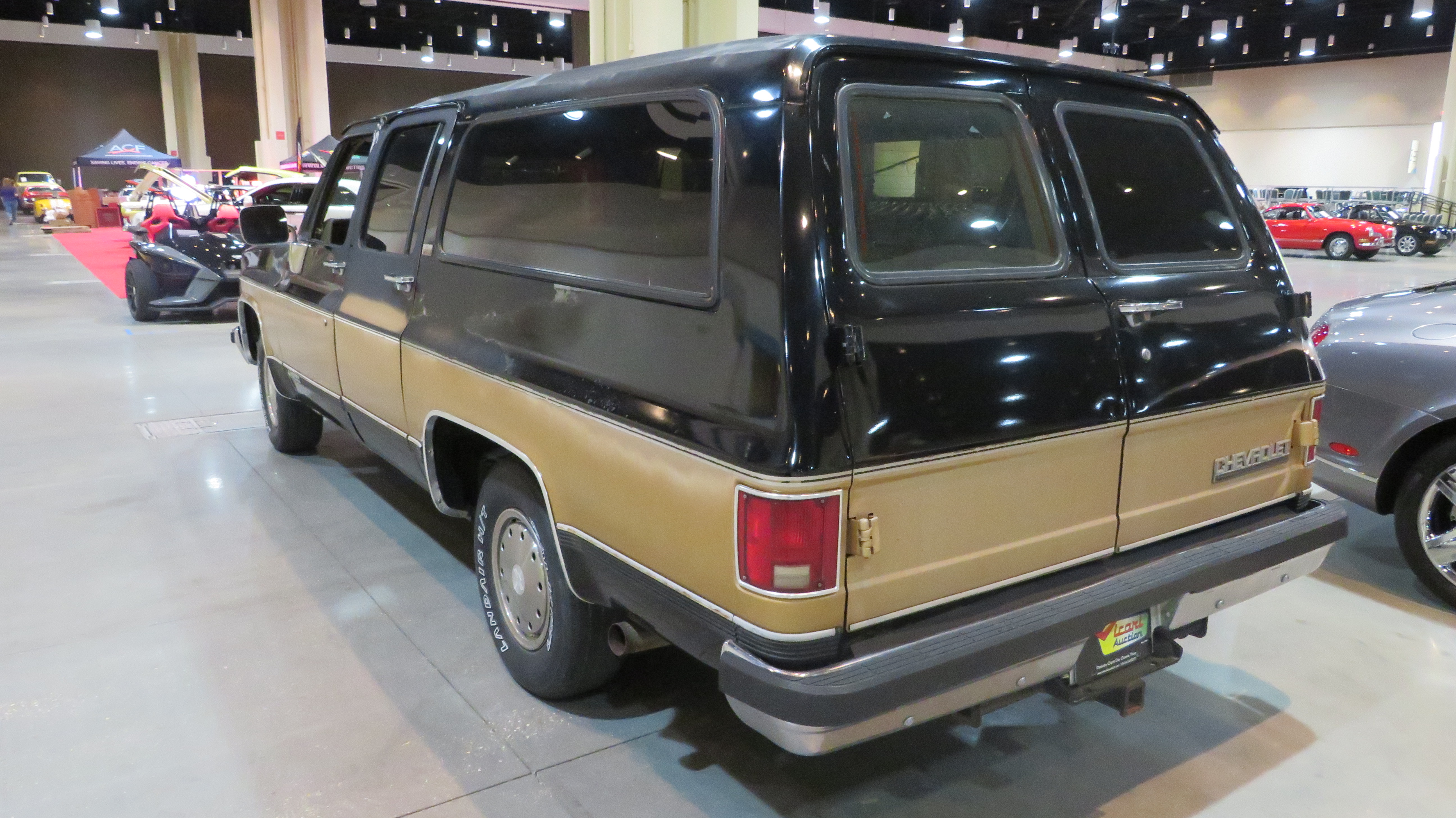 1st Image of a 1991 CHEVROLET SUBURBAN R1500