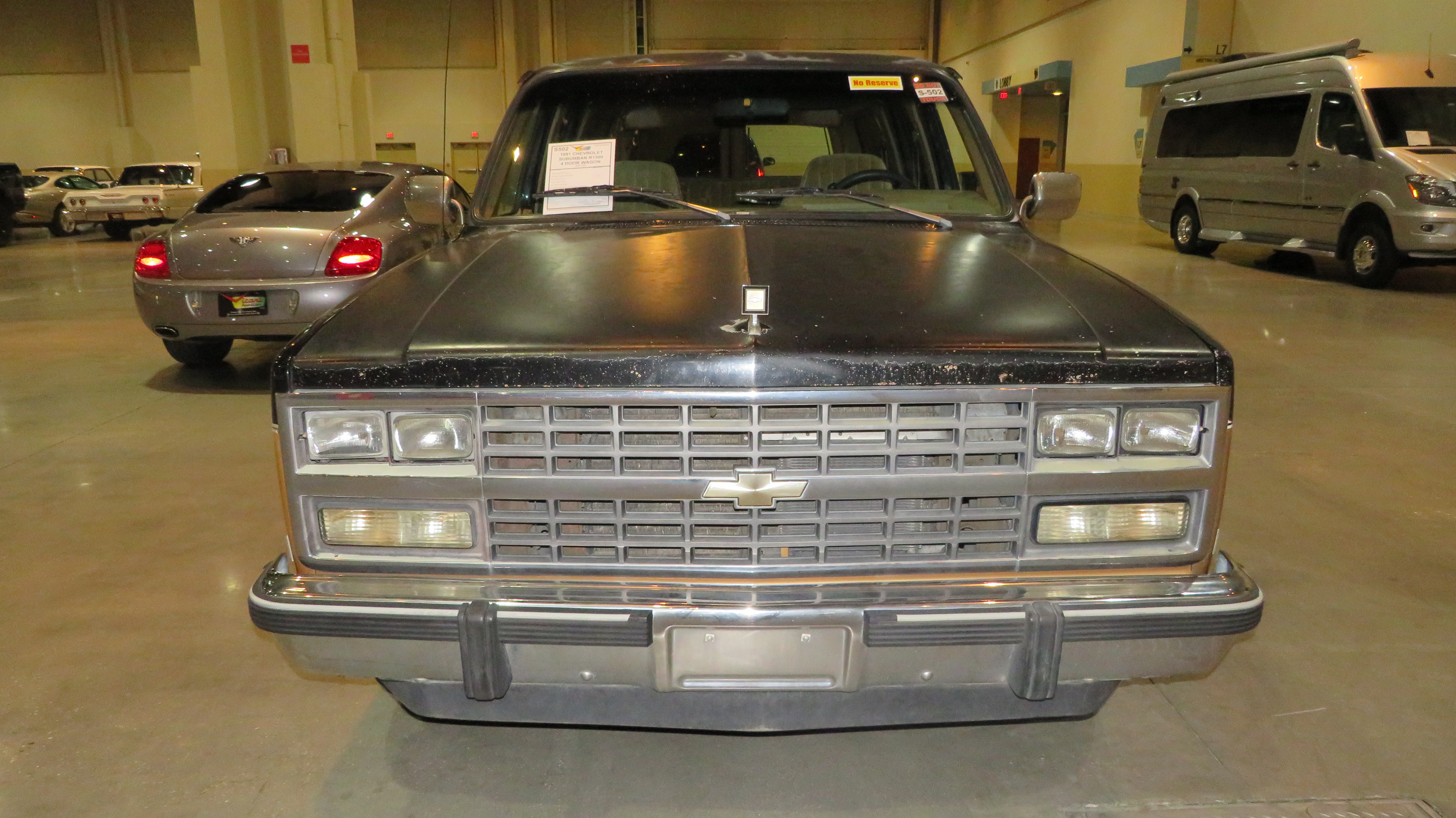 2nd Image of a 1991 CHEVROLET SUBURBAN R1500