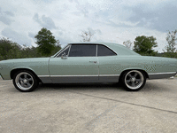 Image 3 of 17 of a 1967 CHEVROLET CHEVELLE