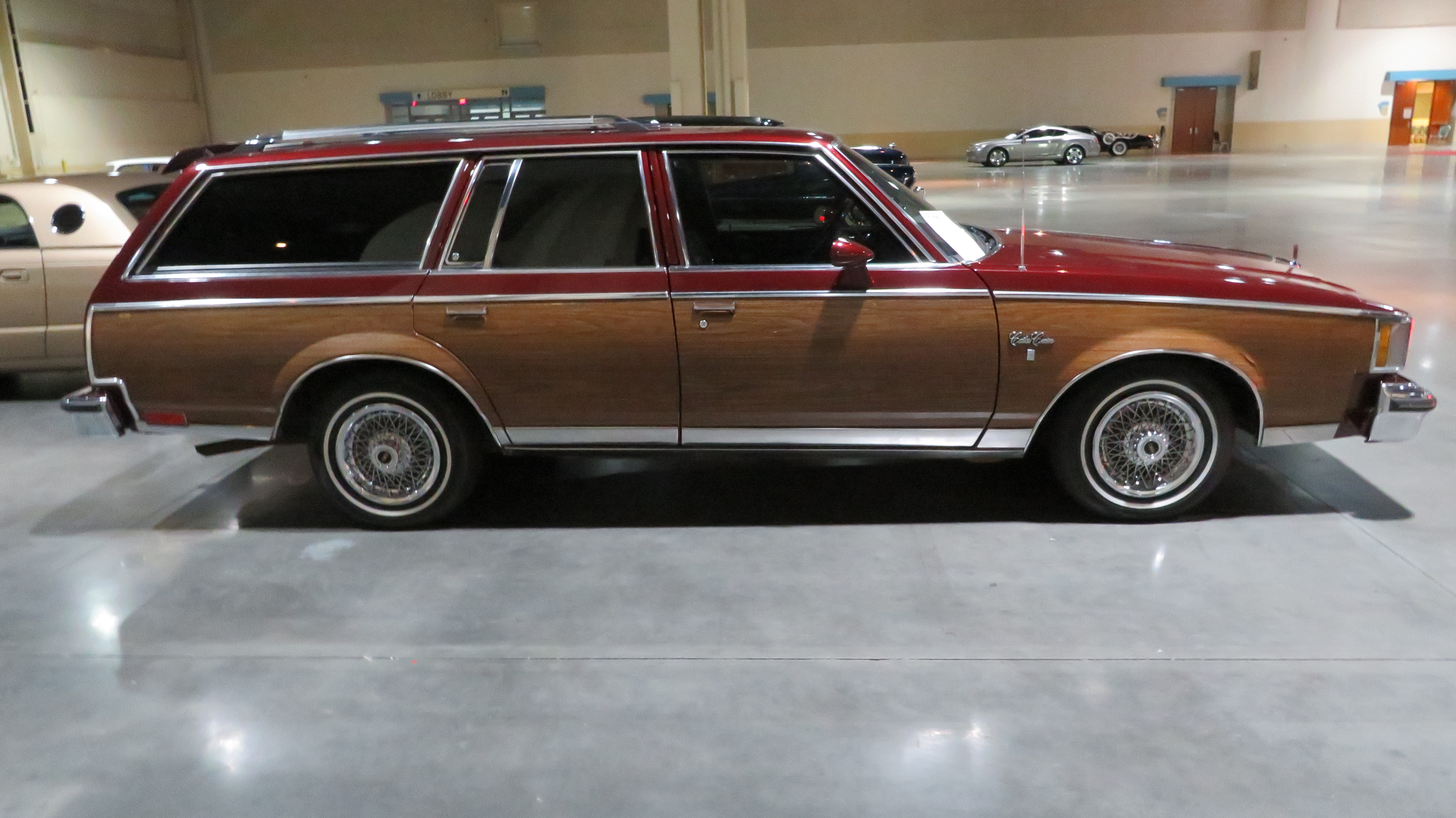 2nd Image of a 1981 OLDSMOBILE CUTLASS CRUISER BROUGHAM
