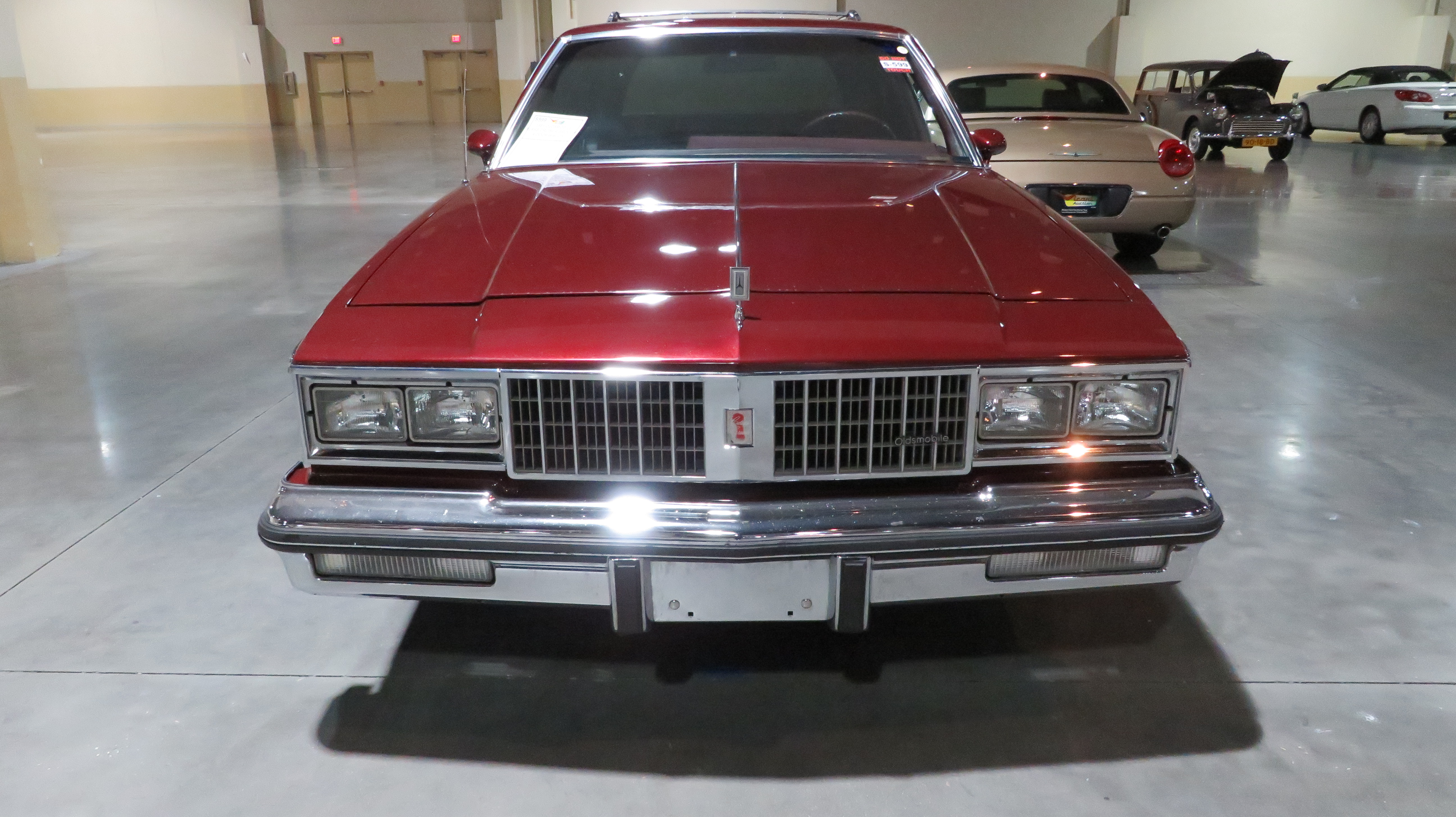 3rd Image of a 1981 OLDSMOBILE CUTLASS CRUISER BROUGHAM