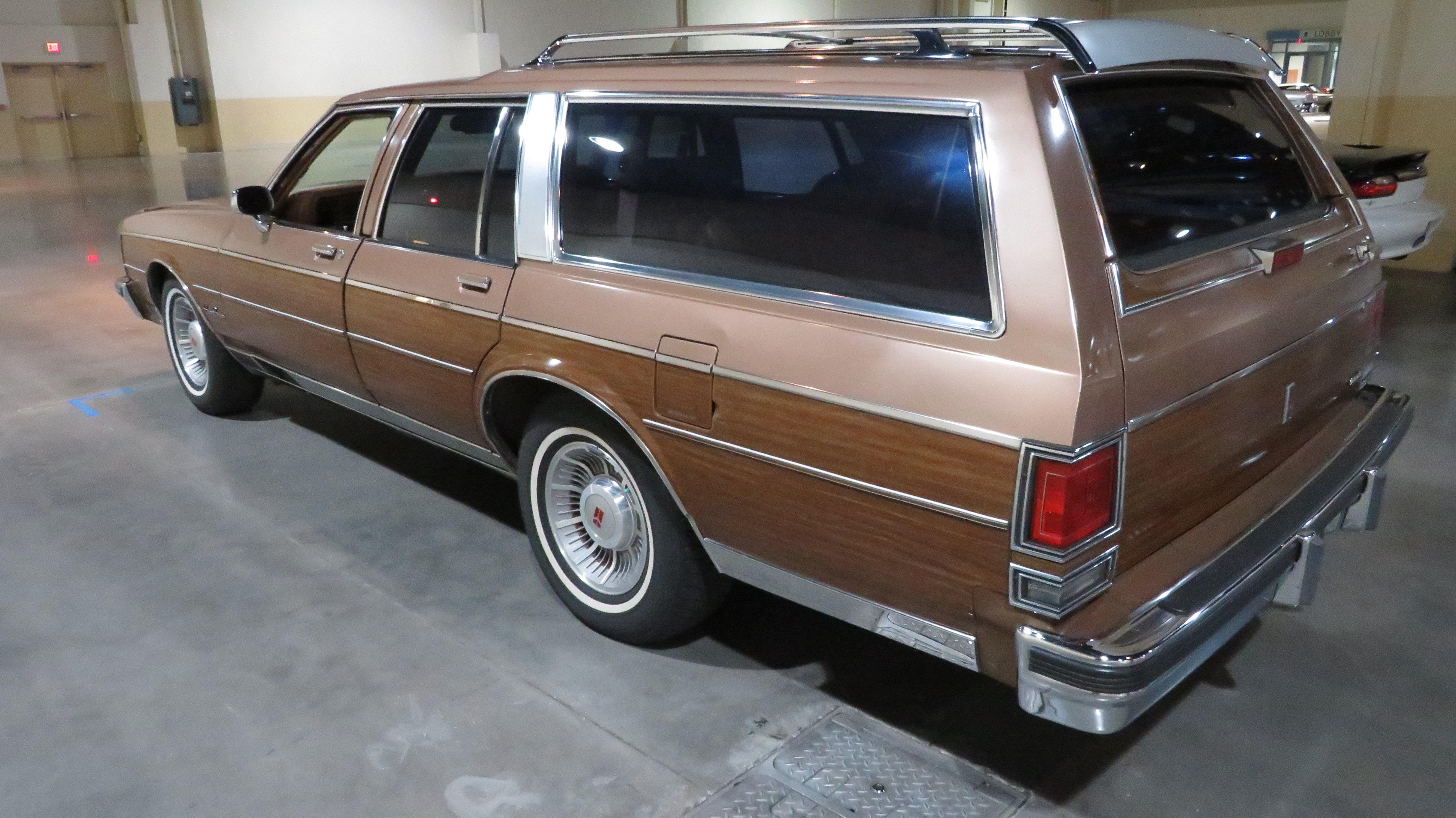 1st Image of a 1990 OLDSMOBILE CUSTOM CRUISER