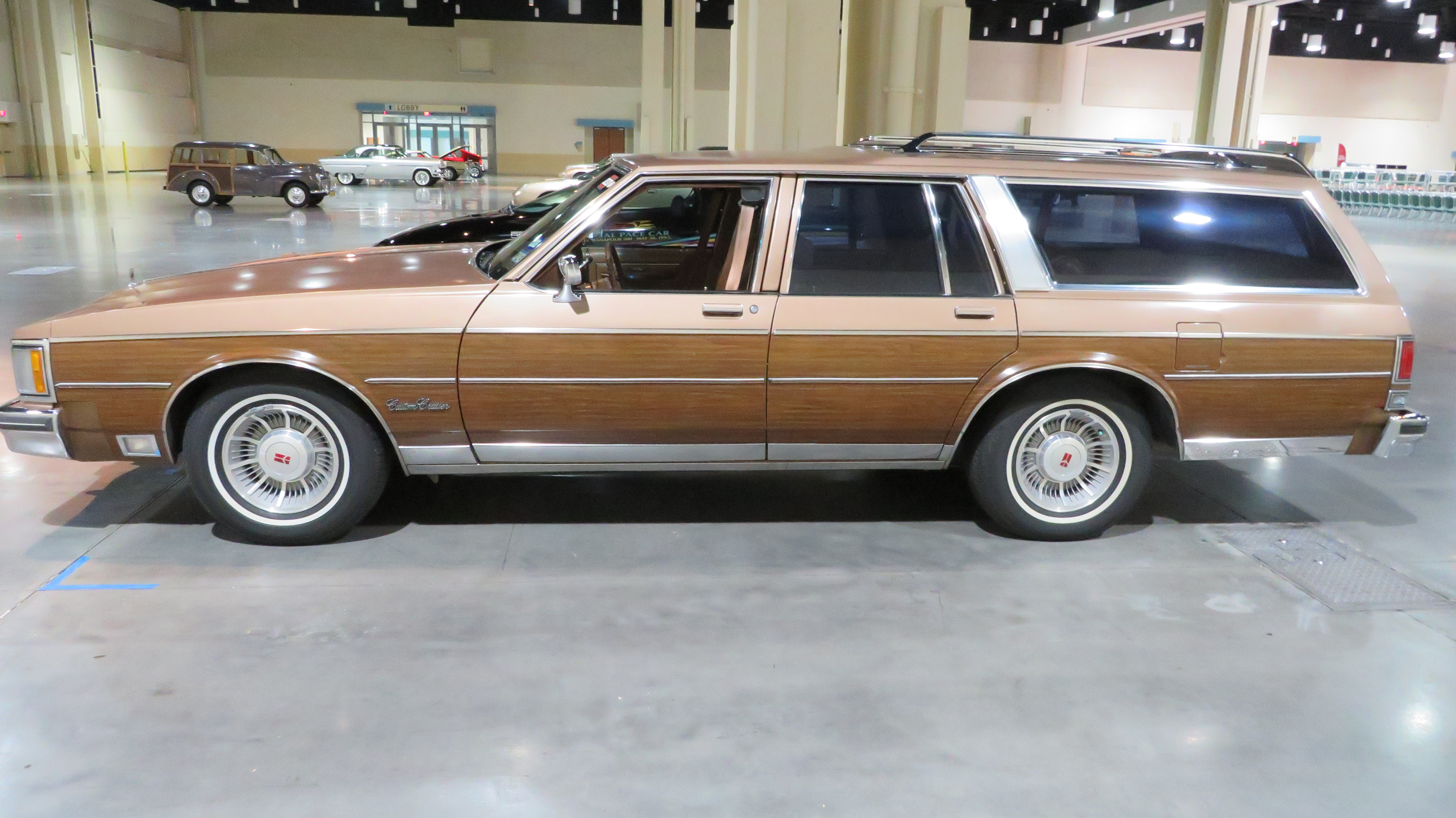 2nd Image of a 1990 OLDSMOBILE CUSTOM CRUISER