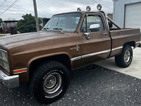 Image 2 of 8 of a 1981 CHEVROLET K10