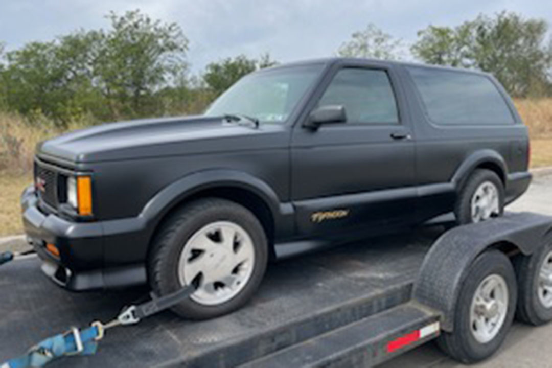 2nd Image of a 1993 GMC TYPHOON