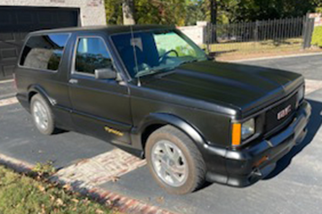 3rd Image of a 1993 GMC TYPHOON