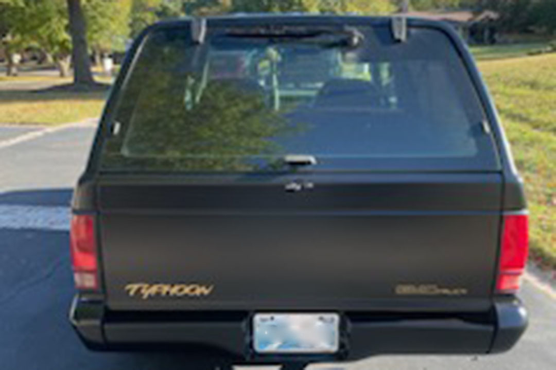 7th Image of a 1993 GMC TYPHOON