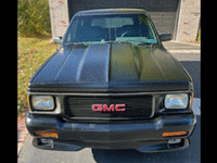 Image 7 of 12 of a 1993 GMC TYPHOON