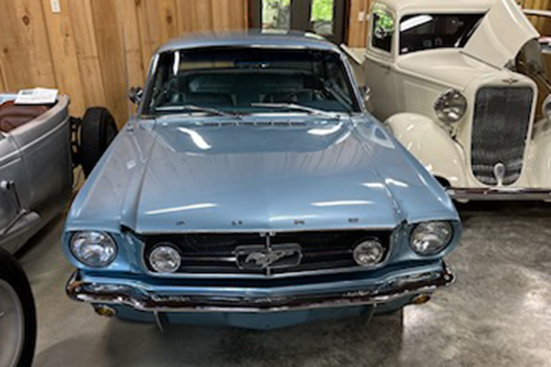 2nd Image of a 1965 FORD MUSTANG