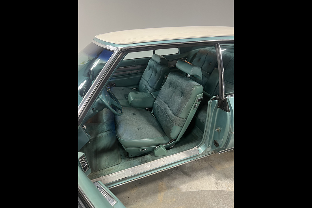 1st Image of a 1971 CADILLAC DEVILLE