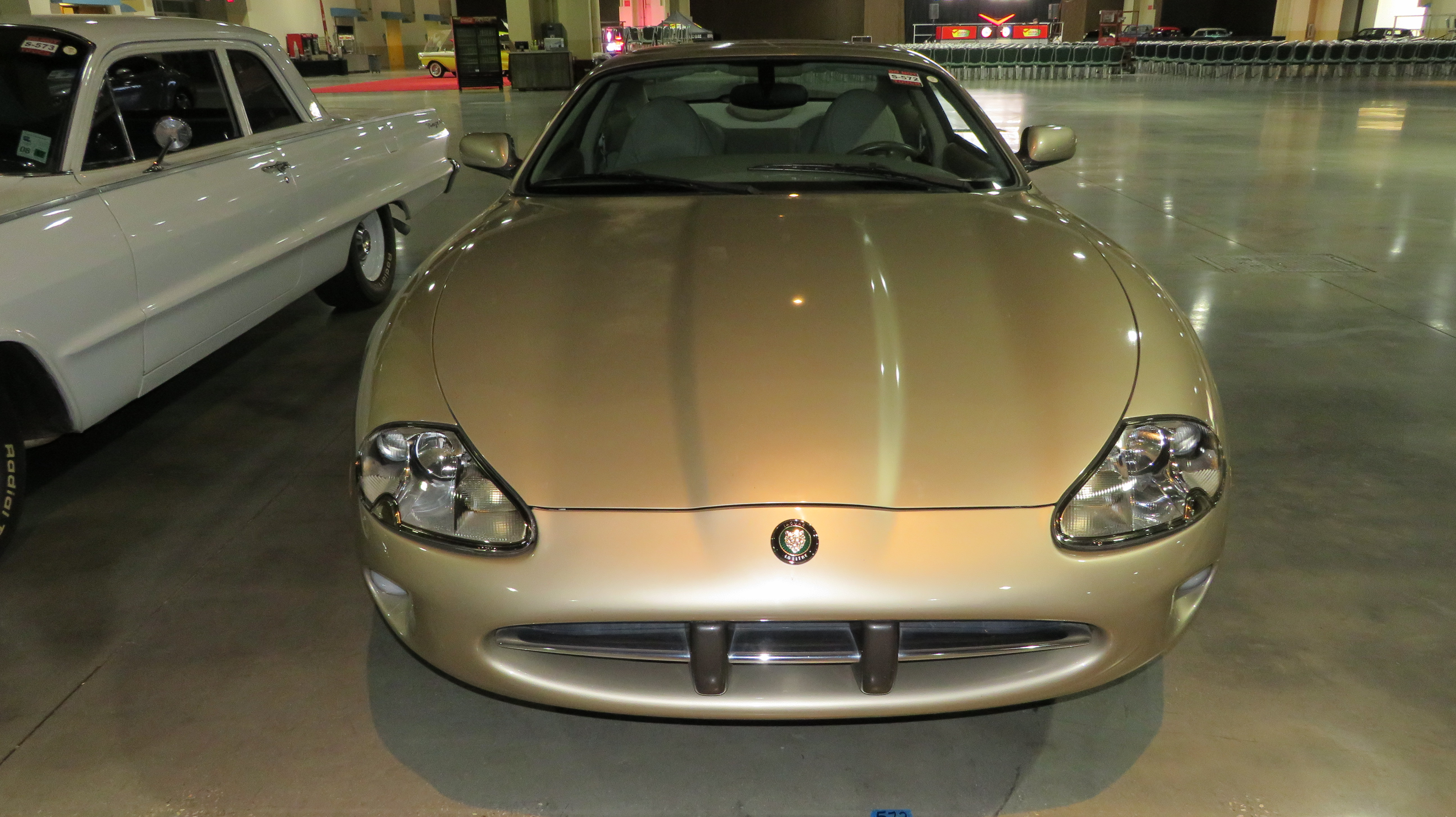 3rd Image of a 2000 JAGUAR XK8