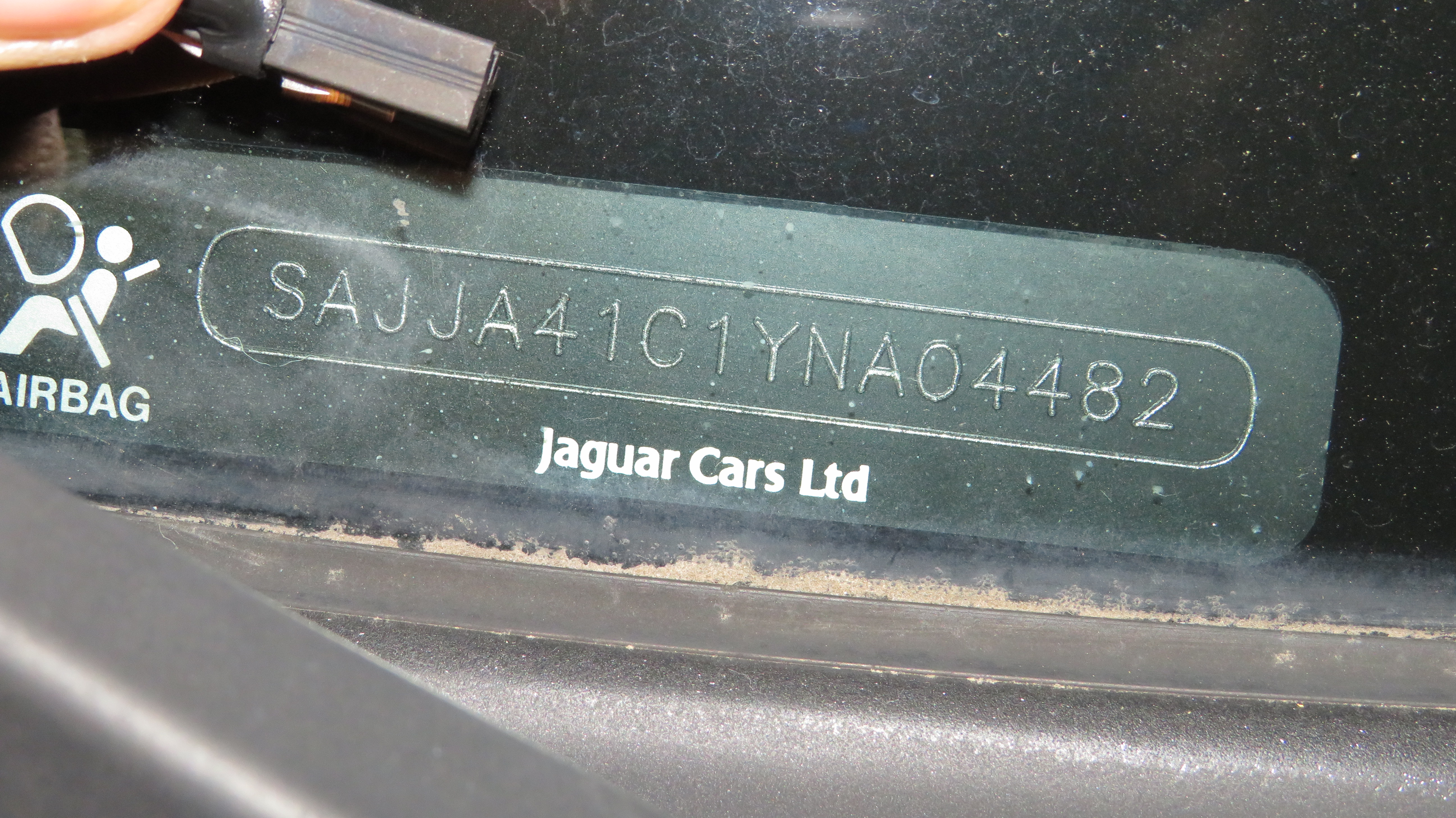 12th Image of a 2000 JAGUAR XK8