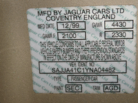Image 14 of 15 of a 2000 JAGUAR XK8