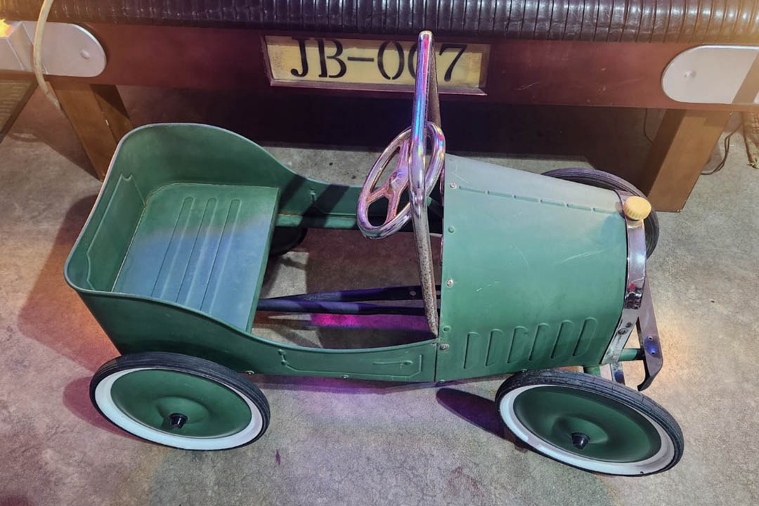 1st Image of a 1939 ANTIQUE PEDAL CAR