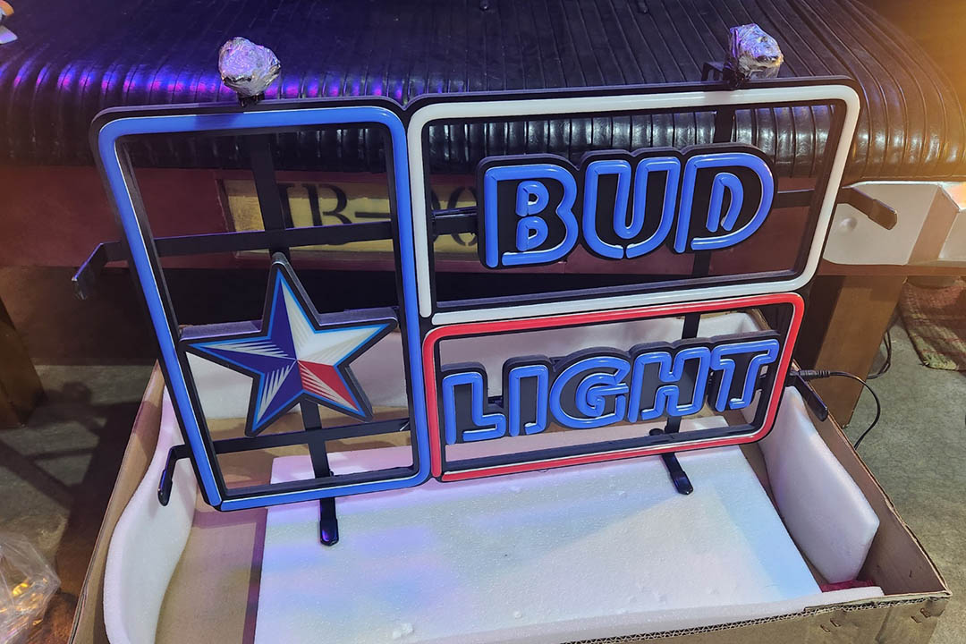0th Image of a N/A BUD LIGHT STAR NEON SIGN