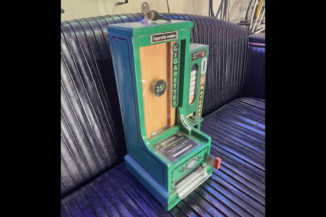 3rd Image of a N/A CIGARETTE & MATCHES DISPENSING MACHINE