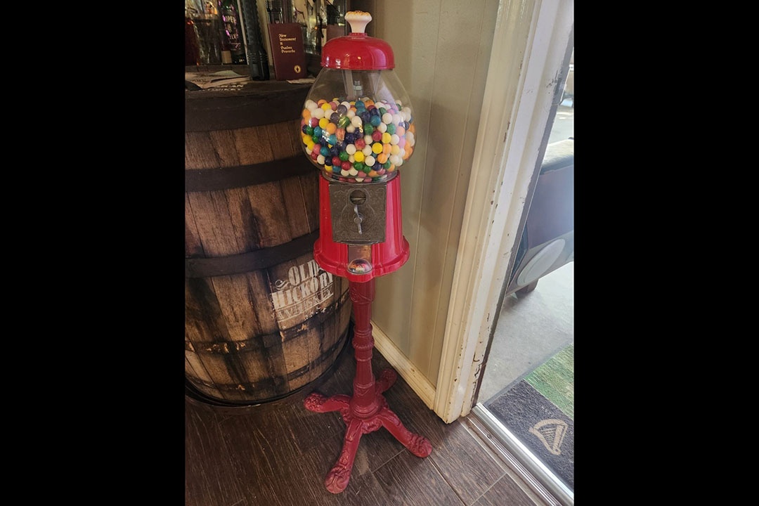 0th Image of a N/A GUMBALL MACHINE
