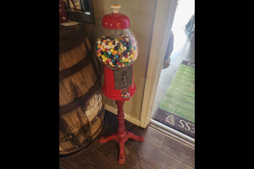 1st Image of a N/A GUMBALL MACHINE