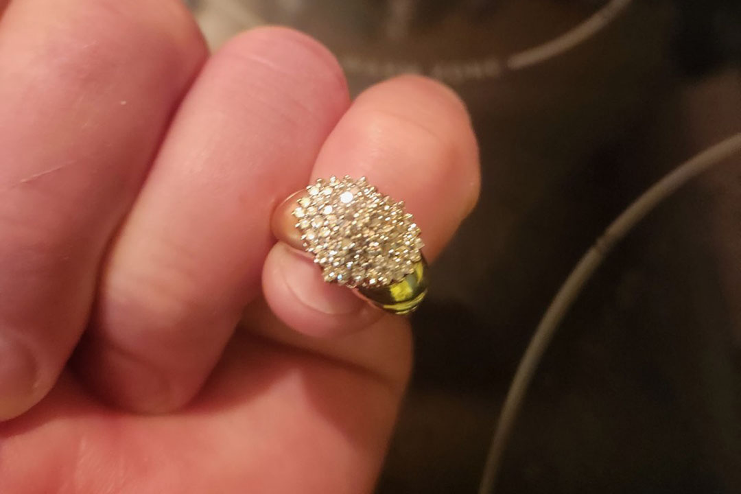 0th Image of a N/A DIAMOND & GOLD COCKTAIL RING
