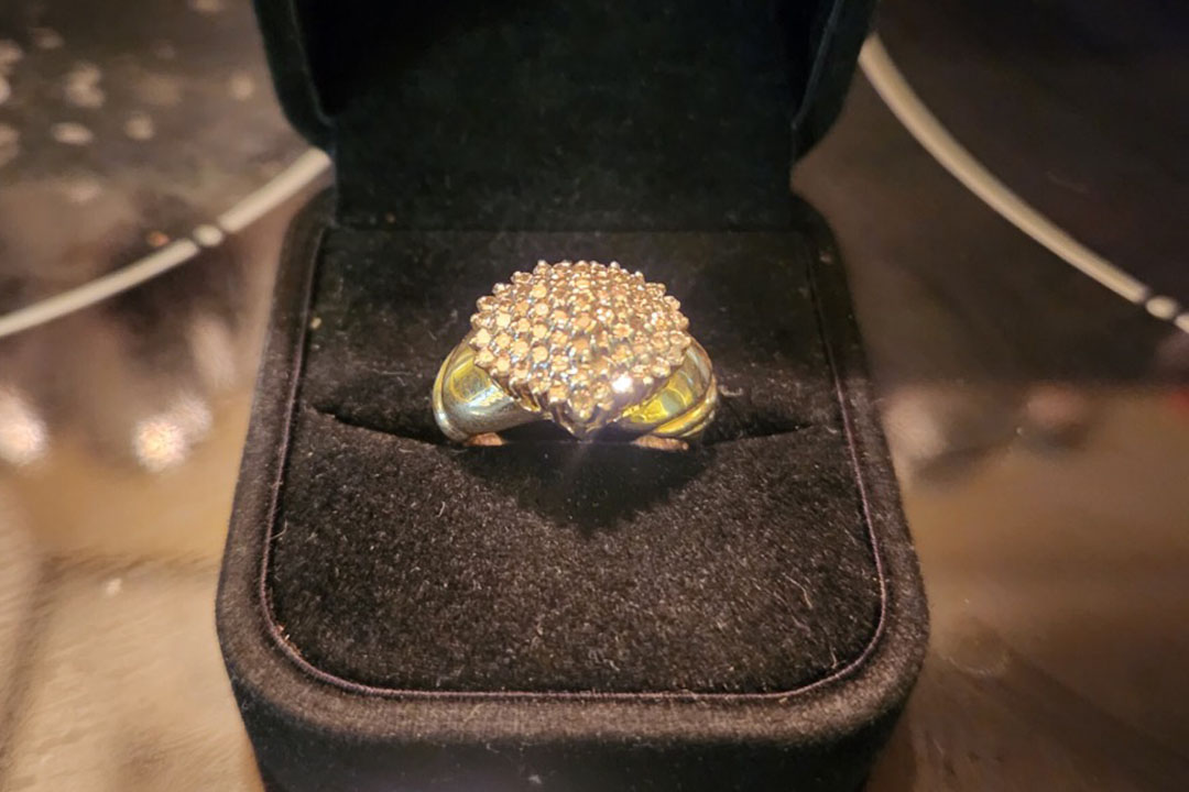 1st Image of a N/A DIAMOND & GOLD COCKTAIL RING