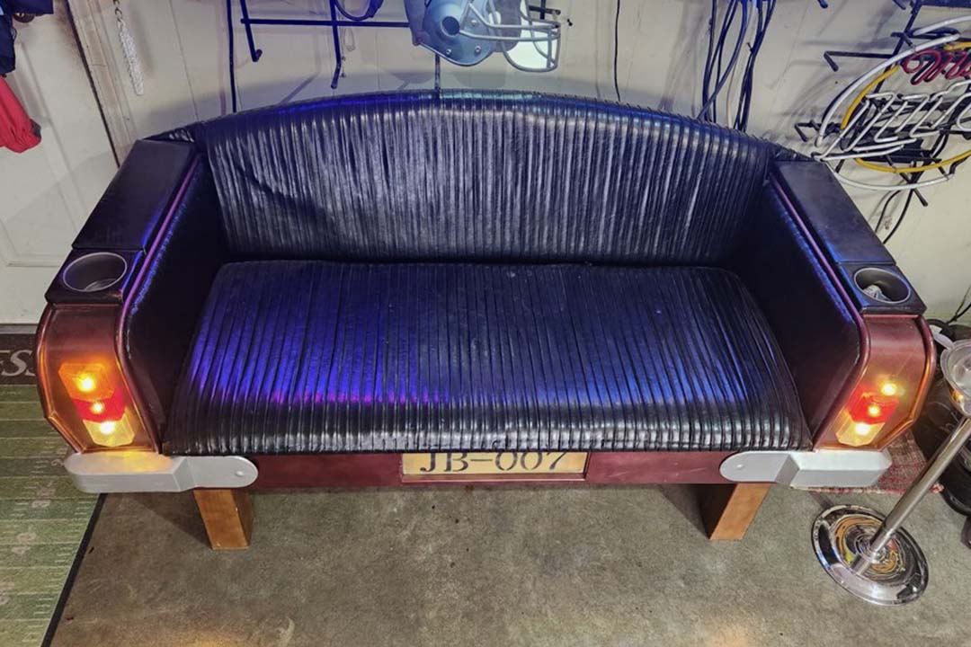 1st Image of a N/A CAR COUCH JB-007