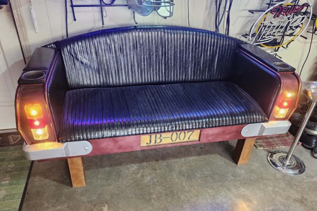 3rd Image of a N/A CAR COUCH JB-007