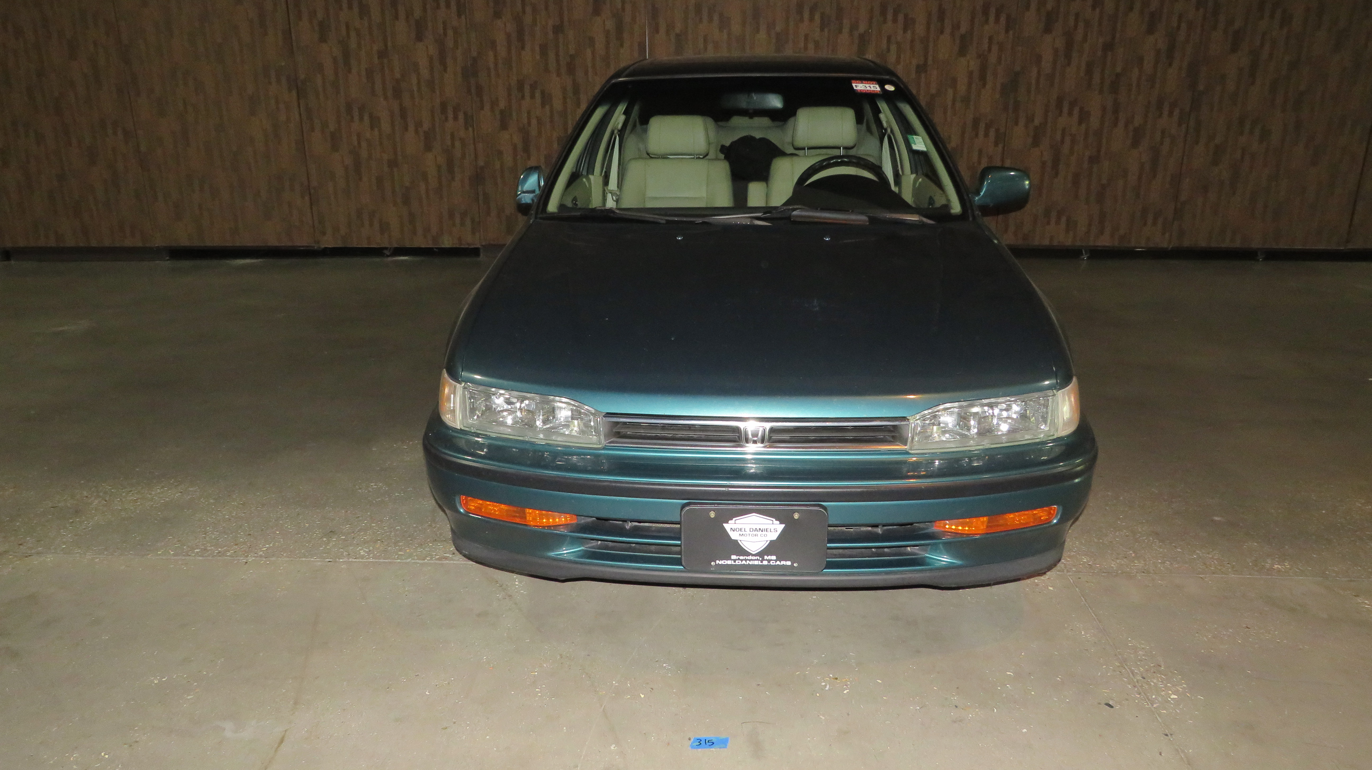 3rd Image of a 1992 HONDA ACCORD EX