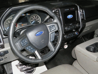 Image 5 of 14 of a 2019 FORD F-150 XLT