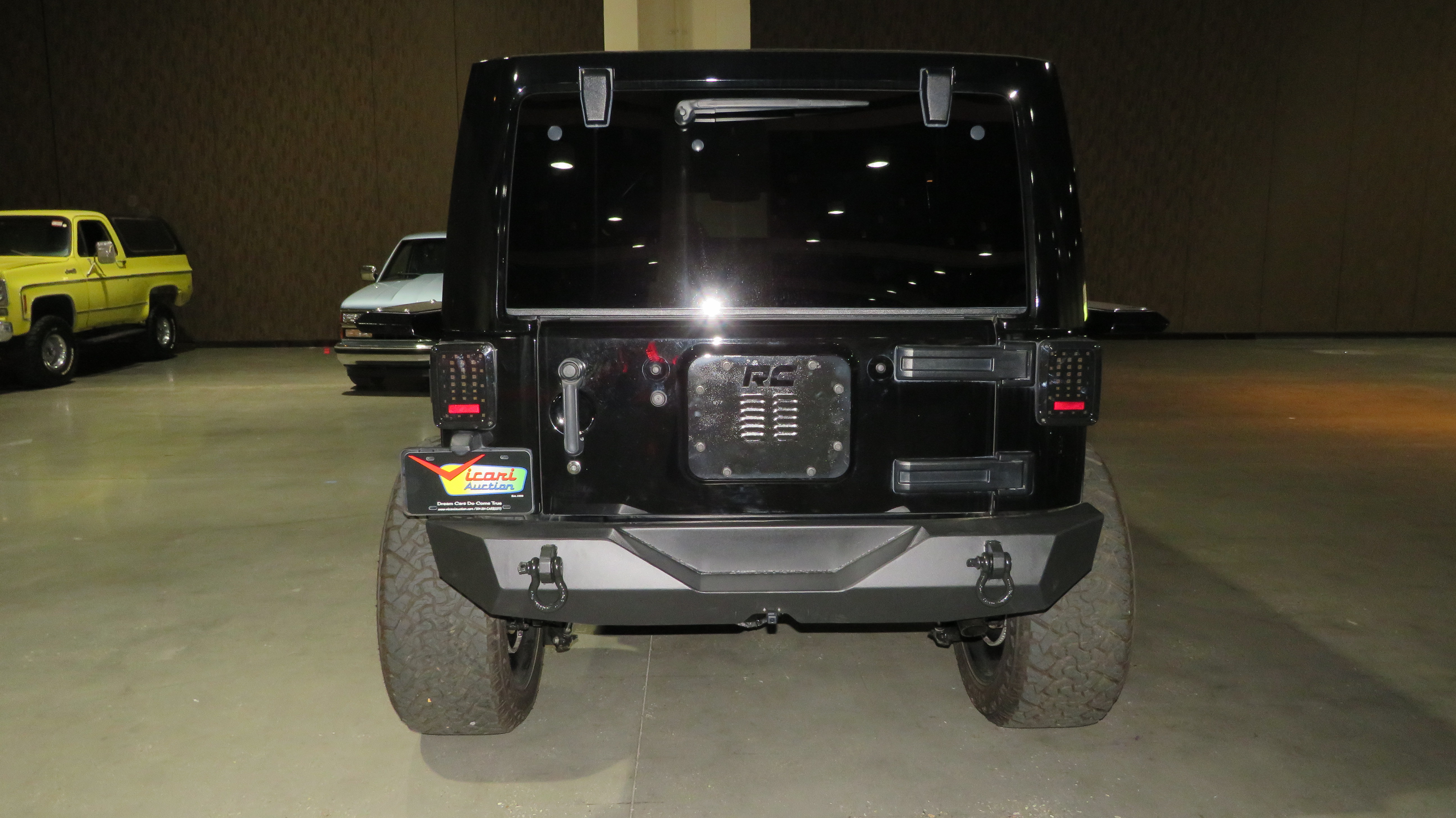 4th Image of a 2017 JEEP WRANGLER UNLIMITED SAHARA