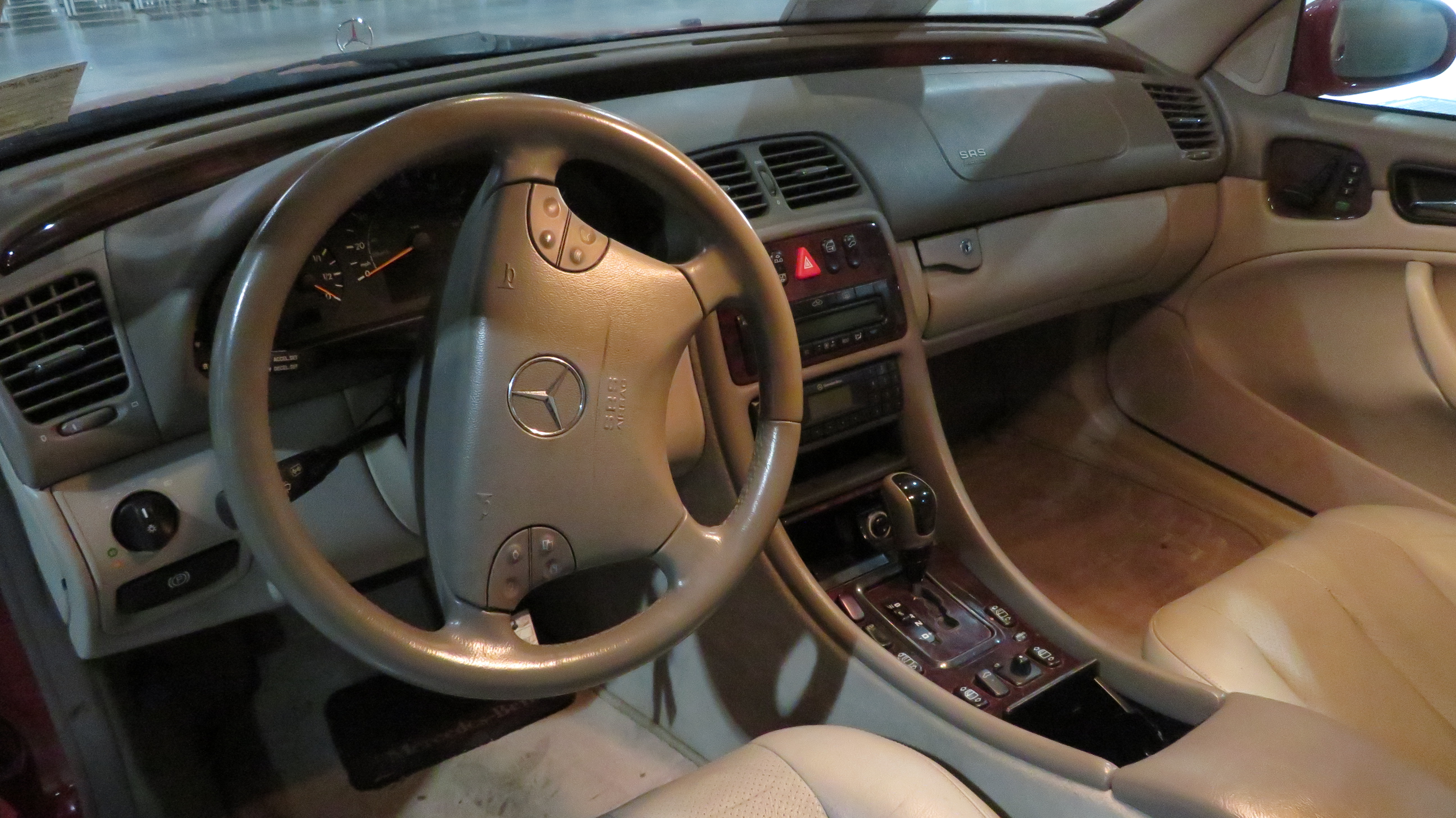 5th Image of a 2001 MERCEDES CLK-CLASS CLK320