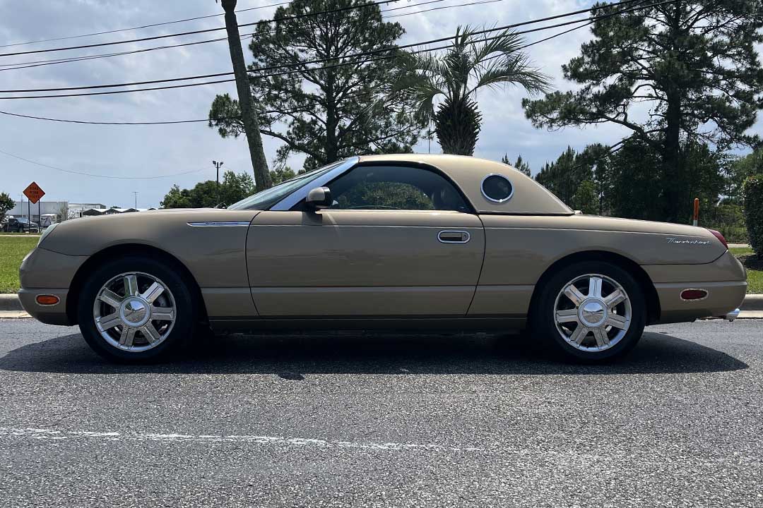 1st Image of a 2005 FORD THUNDERBIRD