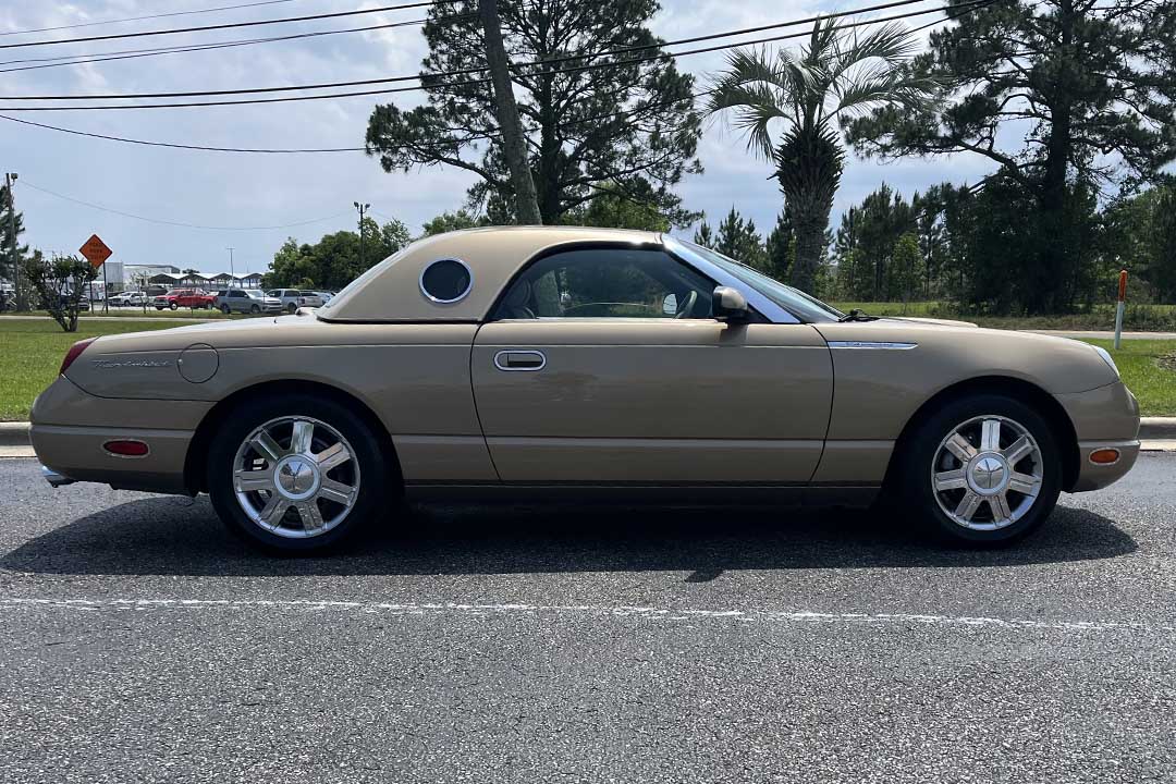 2nd Image of a 2005 FORD THUNDERBIRD