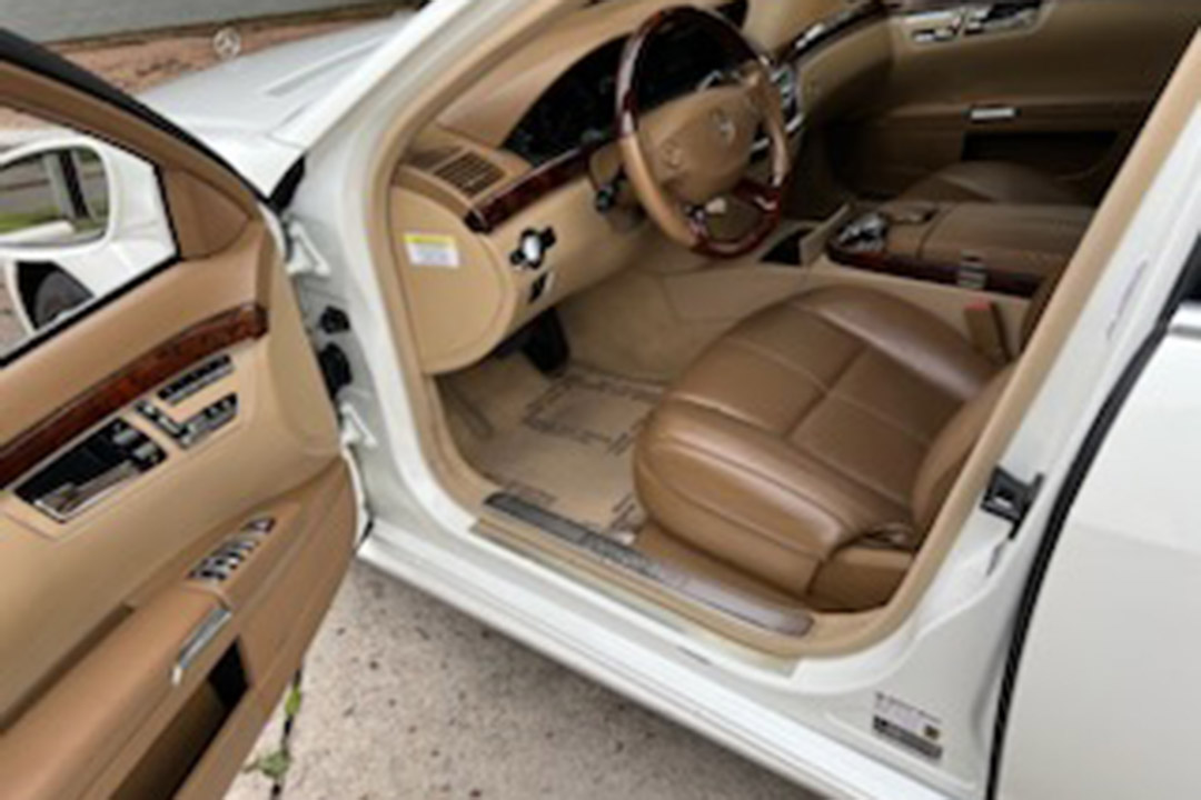 3rd Image of a 2008 MERCEDES-BENZ S-CLASS S550