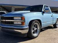 Image 2 of 8 of a 1989 CHEVROLET C1500