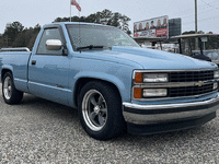 Image 3 of 8 of a 1989 CHEVROLET C1500