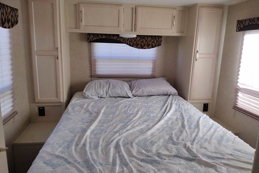 6th Image of a 2017 WINNEBAGO MINNIE 2500 FL